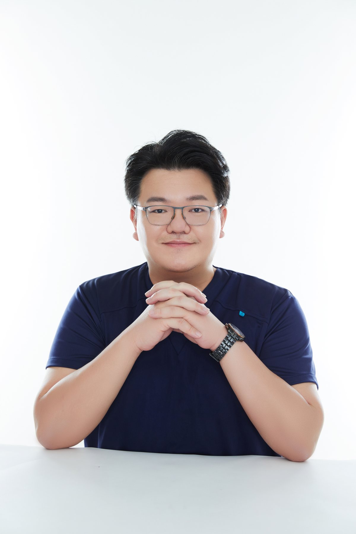 伍氏邏輯美學診所院長肖像